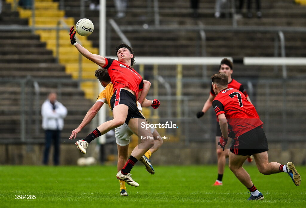 4 October 2026; Gary Mohan of Gaeil Triucha CLG controls a kick-out ahead of Dessie Mone of Clontibret O'Neills during the Monaghan County Senior Club Football Championship semi-final match between Clontibret O'Neills and Gaeil Triucha CLG at St Tiernach’s Park in Clones, Monaghan. Photo by Paul Phelan/Sportsfile