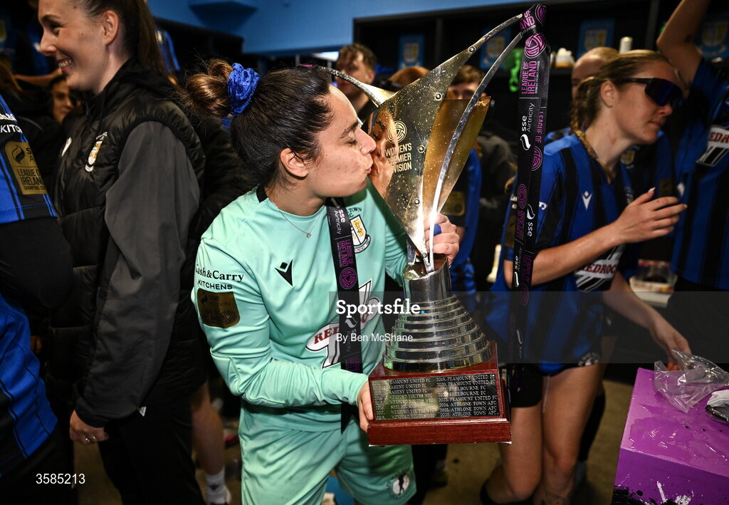 3 October 2026; Athlone Town goalkeeper Maria Matthaiou with the SSE Airtricity Women's Premier Division trophy after the SSE Airtricity Women's Premier Division match between Athlone Town and Galway United at Athlone Town Stadium in Lissywollen, Athlone, Westmeath. Photo by Ben McShane/Sportsfile