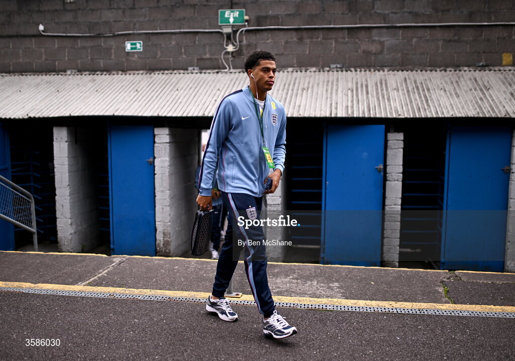 6 October 2026; Jahmai Simpson-Pusey of England arrives before during the UEFA European U21 Championship qualifier match between the Republic of Ireland and England at Turner's Cross Stadium in Cork. Photo by Ben McShane/Sportsfile