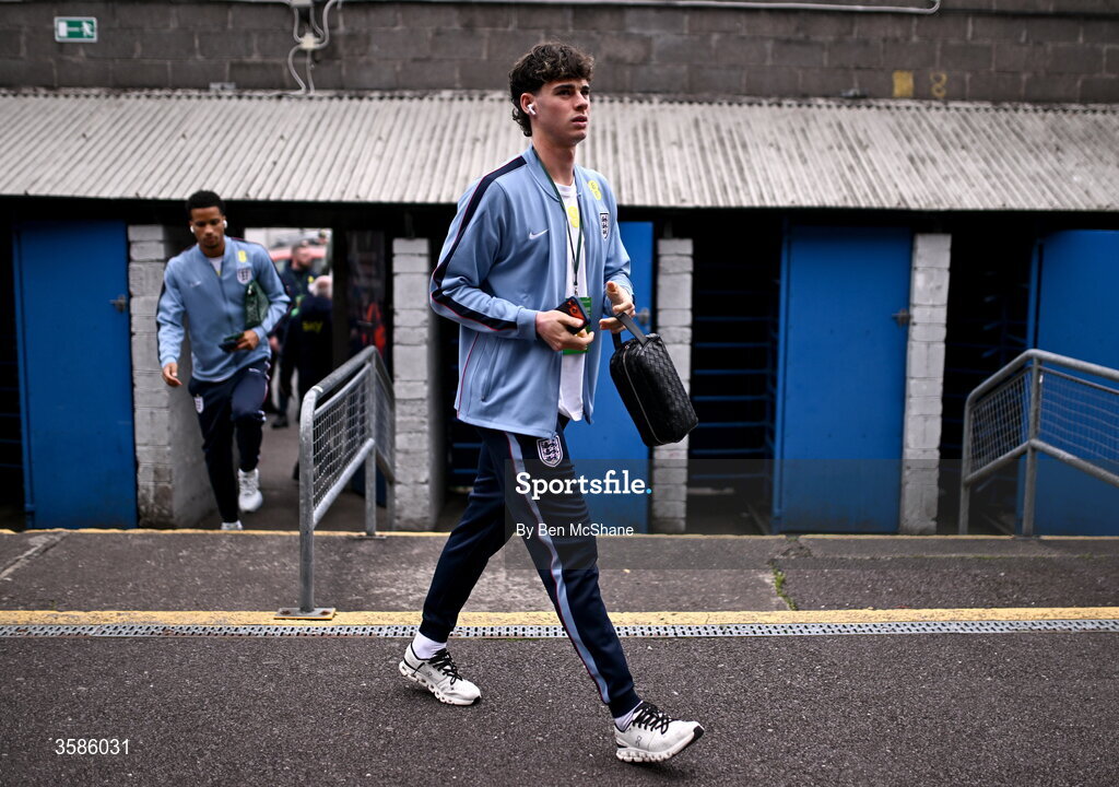 6 October 2026; Archie Gray of England arrives before the UEFA European U21 Championship qualifier match between the Republic of Ireland and England at Turner's Cross Stadium in Cork. Photo by Ben McShane/Sportsfile