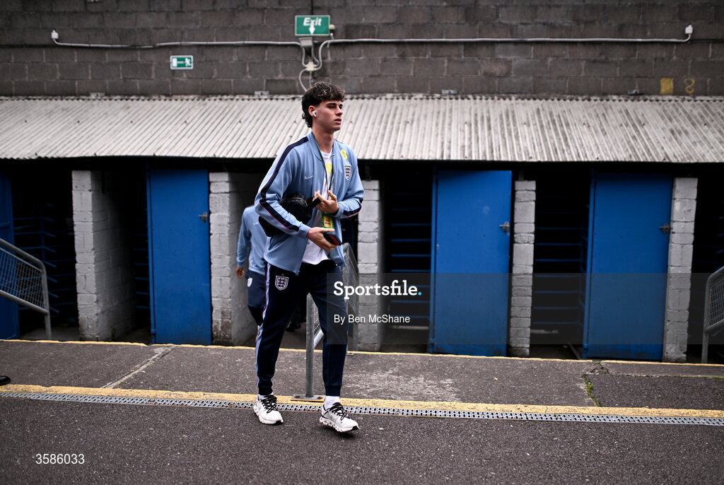 6 October 2026; Archie Gray of England arrives before the UEFA European U21 Championship qualifier match between the Republic of Ireland and England at Turner's Cross Stadium in Cork. Photo by Ben McShane/Sportsfile