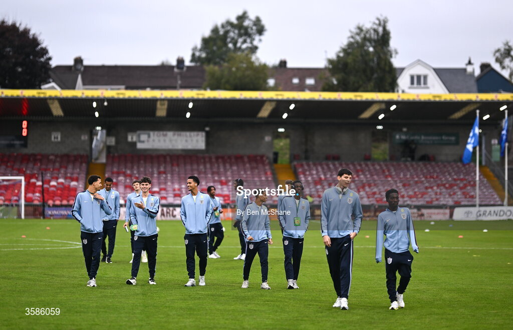 6 October 2026; England players walk the pitch before the UEFA European U21 Championship qualifier match between the Republic of Ireland and England at Turner's Cross Stadium in Cork. Photo by Ben McShane/Sportsfile