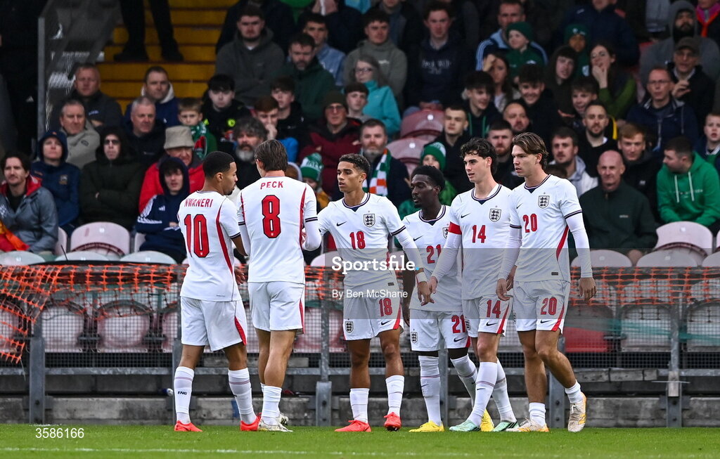 6 October 2026; Tyler Dibling of England, right, celebrates with team-mates after scoring their side's first goal during the UEFA European U21 Championship qualifier match between the Republic of Ireland and England at Turner's Cross Stadium in Cork. Photo by Ben McShane/Sportsfile