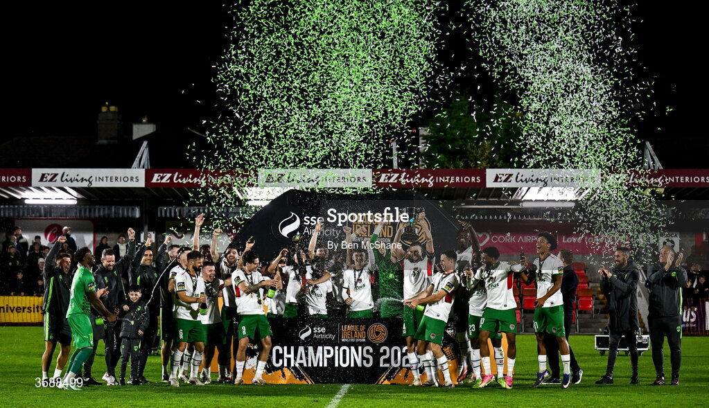 9 October 2026; Cork City players celebrate with the SSE Airtricity Men’s First Division trophy after the SSE Airtricity Men’s First Division match between Cork City and Finn Harps at Turner's Cross in Cork. Photo by Ben McShane/Sportsfile