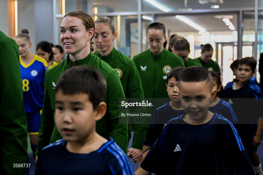9 October 2026; Aoife Mannion of Republic of Ireland, centre, and team-mates with supporters before the 2027 FIFA Women’s World Cup qualifying round 1 play-off first leg match between Kazakhstan and the Republic of Ireland at Astana Arena in Kazakhstan. Photo by Shauna Clinton/Sportsfile
