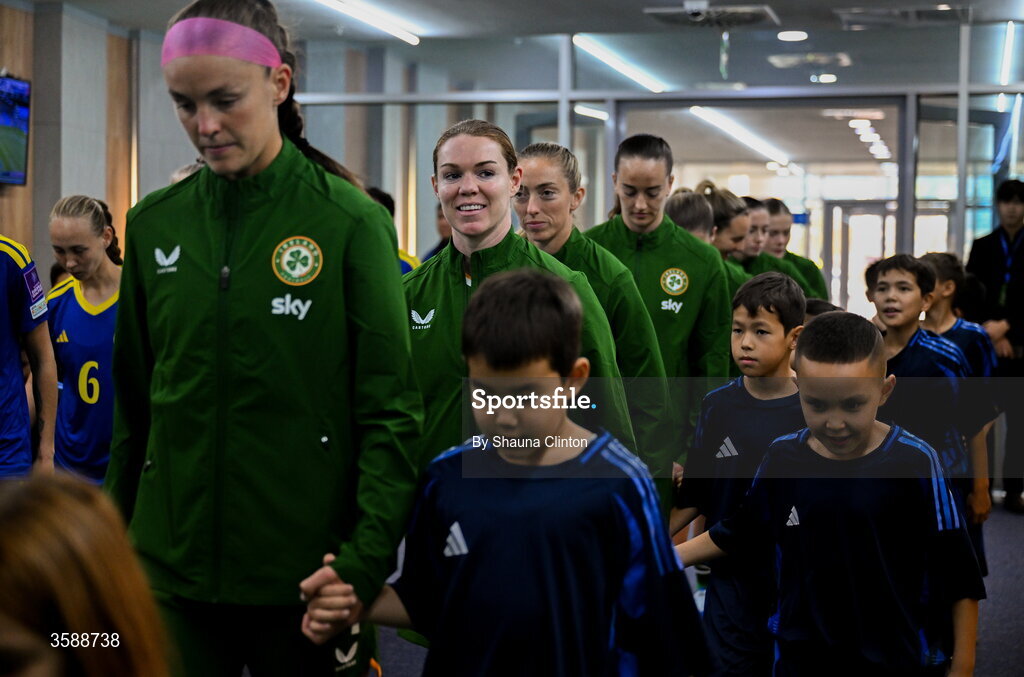 9 October 2026; Aoife Mannion of Republic of Ireland, centre, and team-mates with supporters before the 2027 FIFA Women’s World Cup qualifying round 1 play-off first leg match between Kazakhstan and the Republic of Ireland at Astana Arena in Kazakhstan. Photo by Shauna Clinton/Sportsfile
