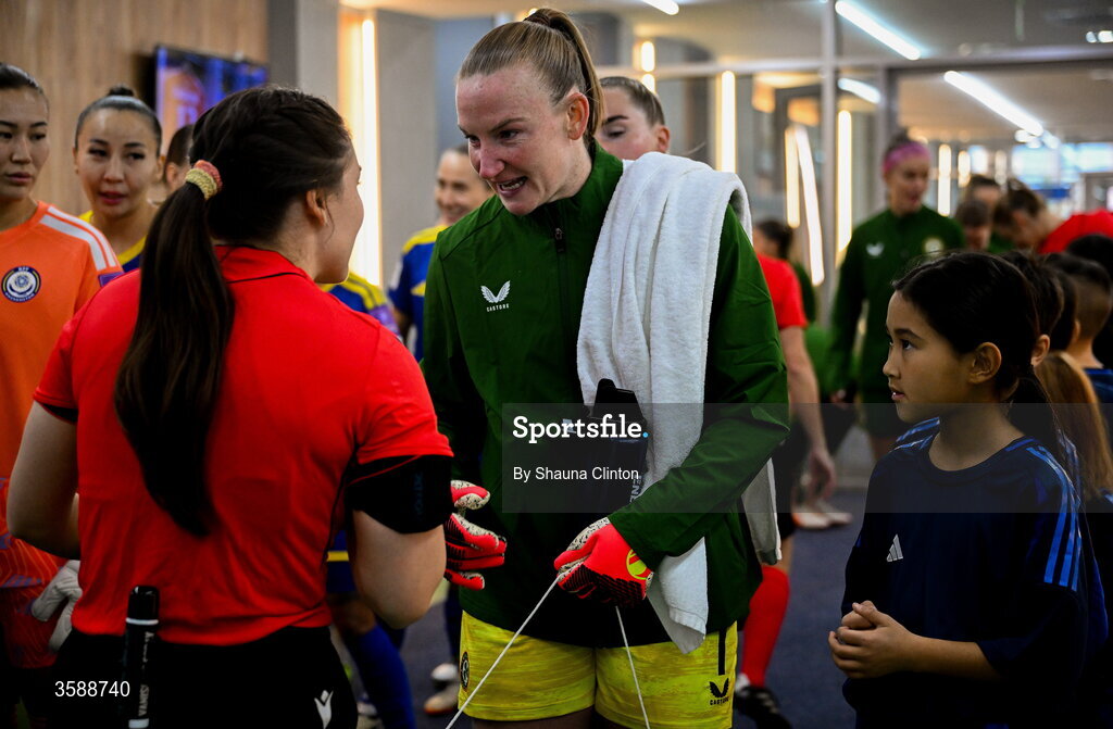9 October 2026; Republic of Ireland goalkeeper Courtney Brosnan with referee Karoline Marie Jensen before the 2027 FIFA Women’s World Cup qualifying round 1 play-off first leg match between Kazakhstan and the Republic of Ireland at Astana Arena in Kazakhstan. Photo by Shauna Clinton/Sportsfile