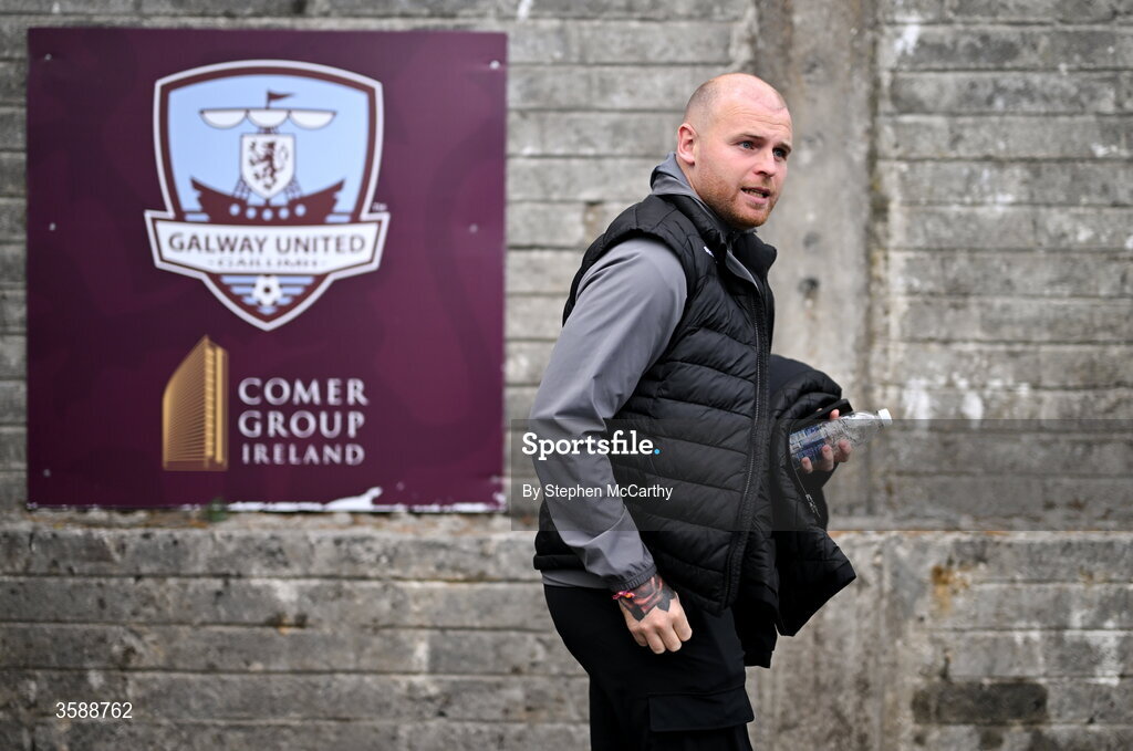 10 October 2026; Derry City interim manager Mark Connolly arrives for the Club Orange Men's FAI Cup semi-final match between Galway and Derry City at Eamonn Deacy Park in Galway. Photo by Stephen McCarthy/Sportsfile