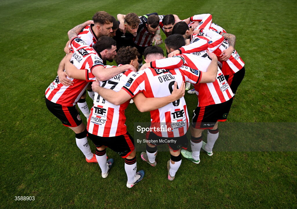 10 October 2026; Derry City players before the Club Orange Men's FAI Cup semi-final match between Galway and Derry City at Eamonn Deacy Park in Galway. Photo by Stephen McCarthy/Sportsfile