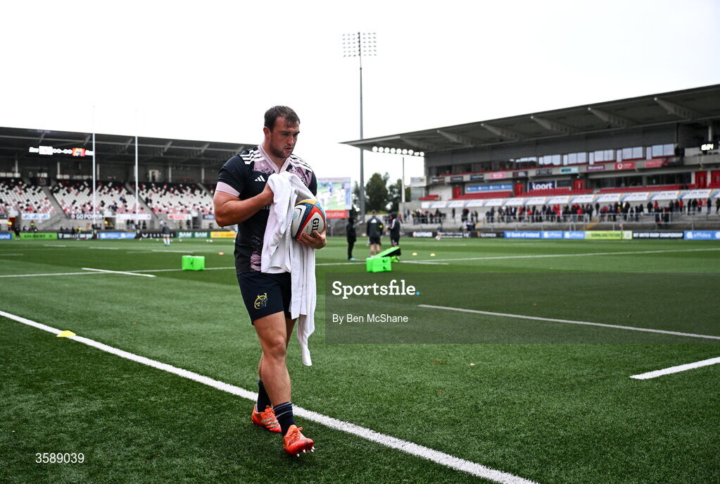 10 October 2026; Max Clein of Munster before during the United Rugby Championship match between Ulster and Munster at Affidea Stadium in Belfast. Photo by Ben McShane/Sportsfile