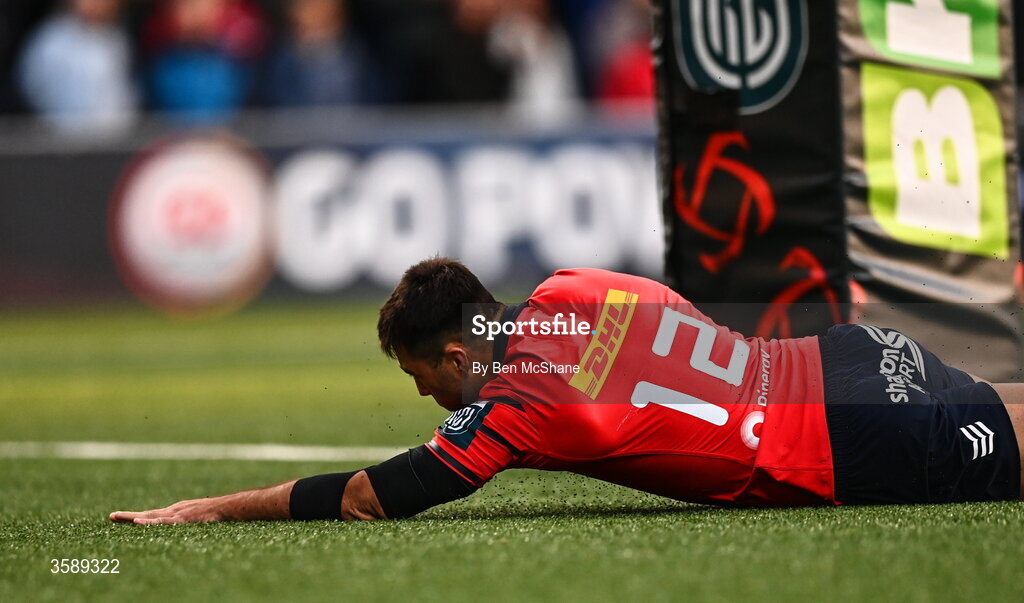 10 October 2026; Dan Kelly of Munster scores his side's third try during the United Rugby Championship match between Ulster and Munster at Affidea Stadium in Belfast. Photo by Ben McShane/Sportsfile