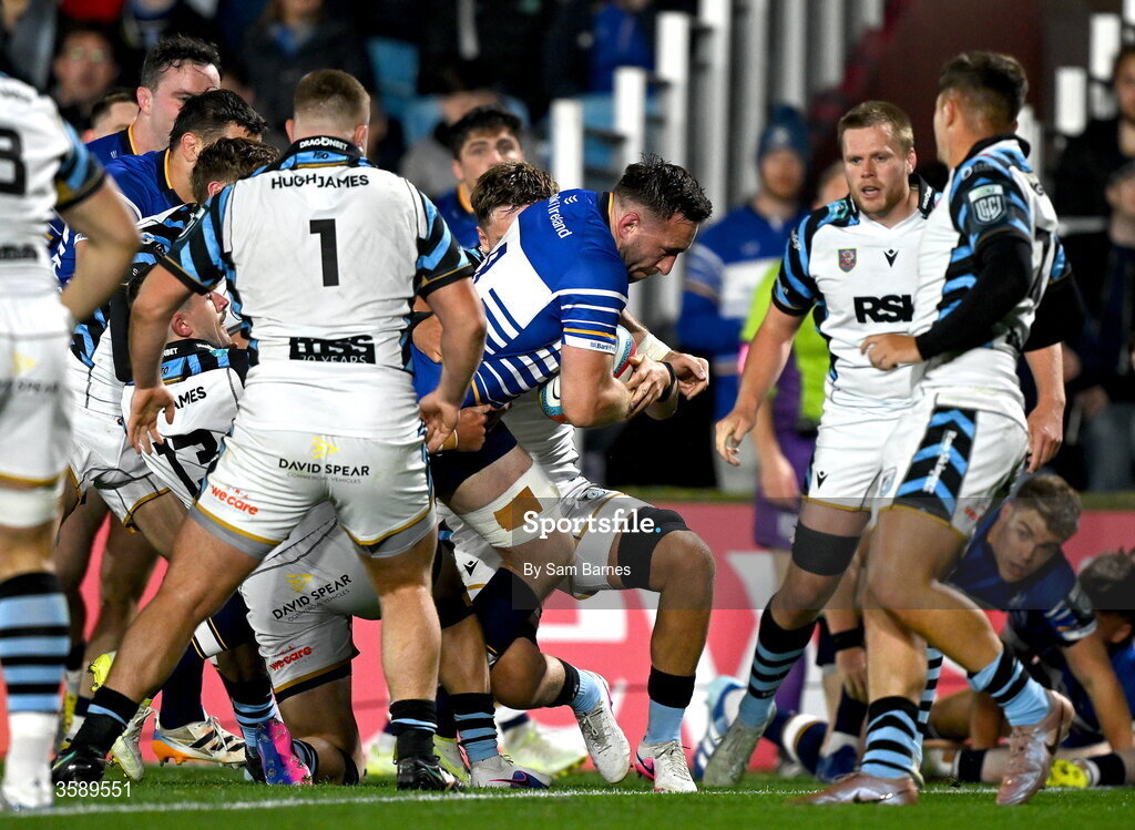 10 October 2026; Jack Conan of Leinster on his way to scoring his side's third try during the United Rugby Championship match between Leinster and Cardiff at the Laya Arena in Dublin. Photo by Sam Barnes/Sportsfile