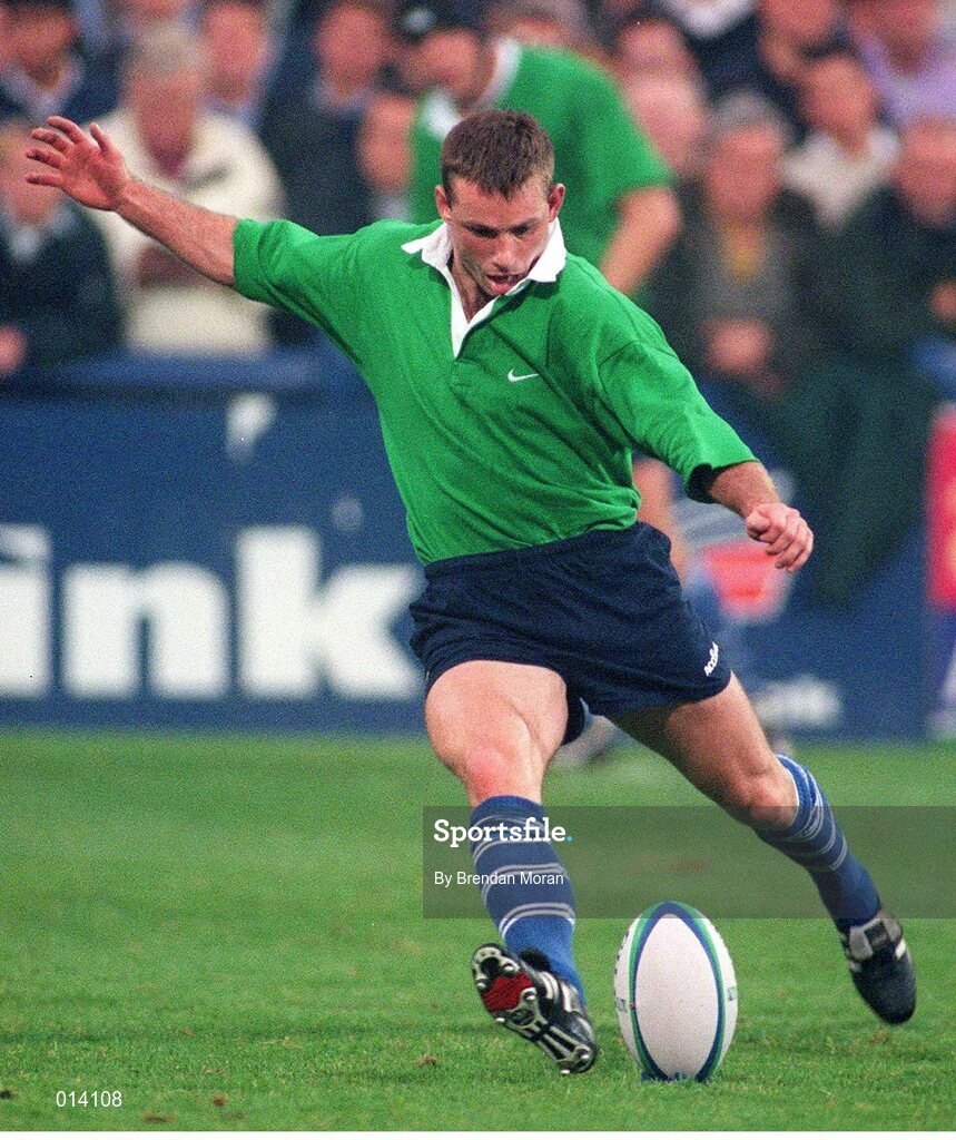 25 September1998; Alan McGowan, Leinster. European Rugby Cup, Leinster v Stade Francais, Donnybrook, Dublin. Picture credit: Brendan Moran / SPORTSFILE