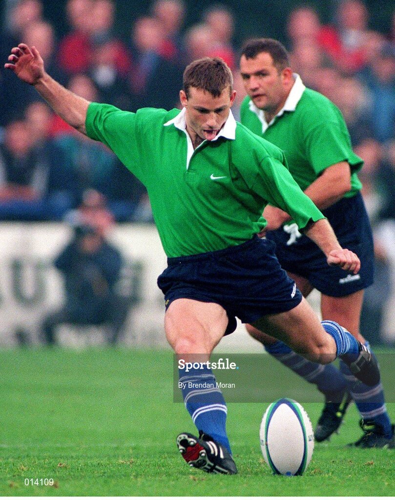 25 September1998; Alan McGowan, Leinster. European Rugby Cup, Leinster v Stade Francais, Donnybrook, Dublin. Picture credit: Brendan Moran / SPORTSFILE