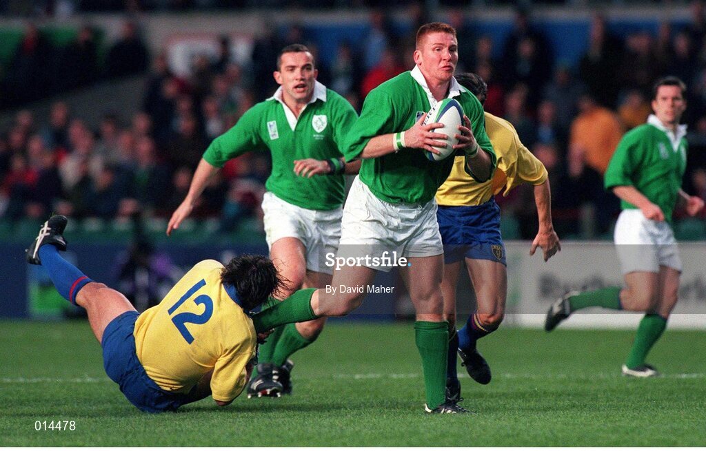 21 November 1998; Jonathon Bell, Ireland, in action against Romeo Gontineac, Romania. Rugby World Cup Qualifier, Ireland v Romania, Lansdowne Road, Dublin. Picture credit: David Maher / SPORTSFILE