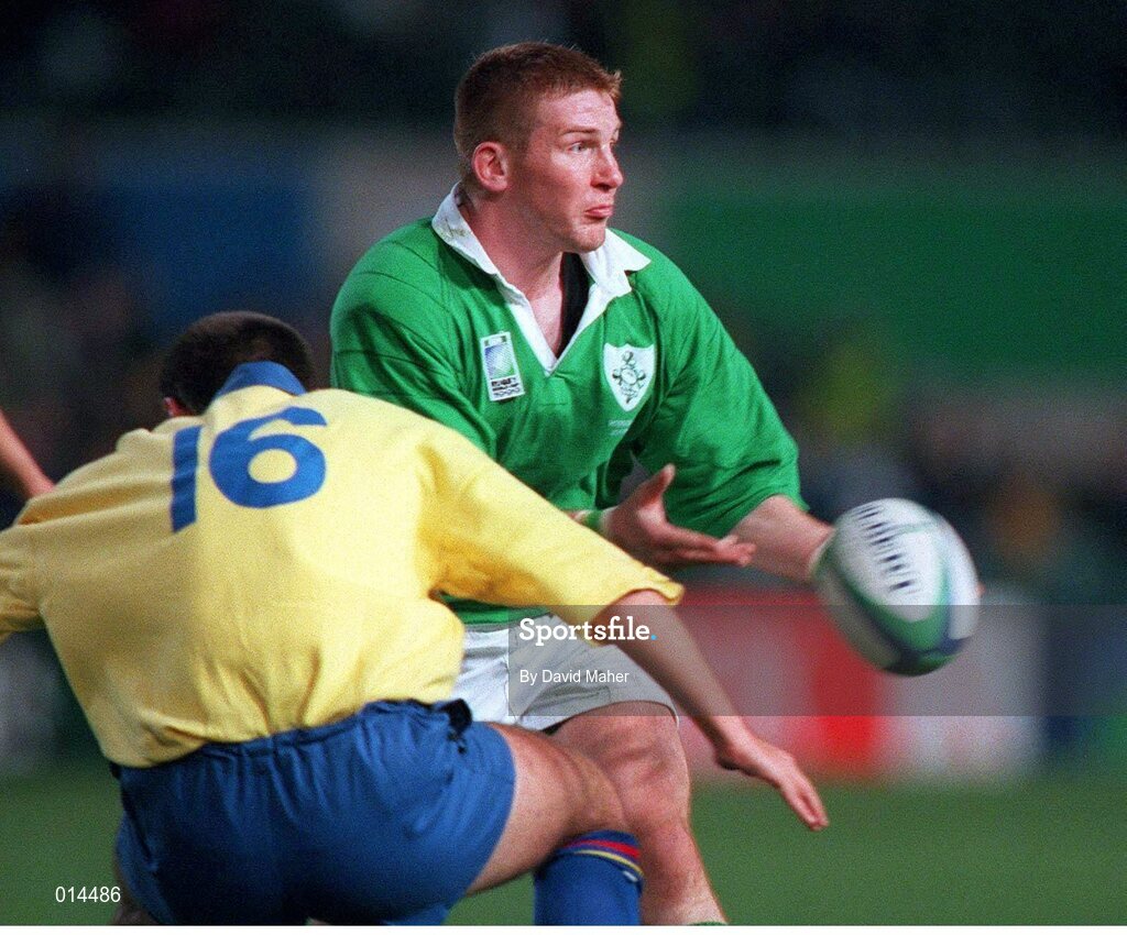 21 November 1998; Jonathan Bell, Ireland, is tackled by Mihai Ciolacu, Romania. Rugby World Cup Qualifier, Ireland v Romania, Lansdowne Road, Dublin. Picture credit: David Maher / SPORTSFILE