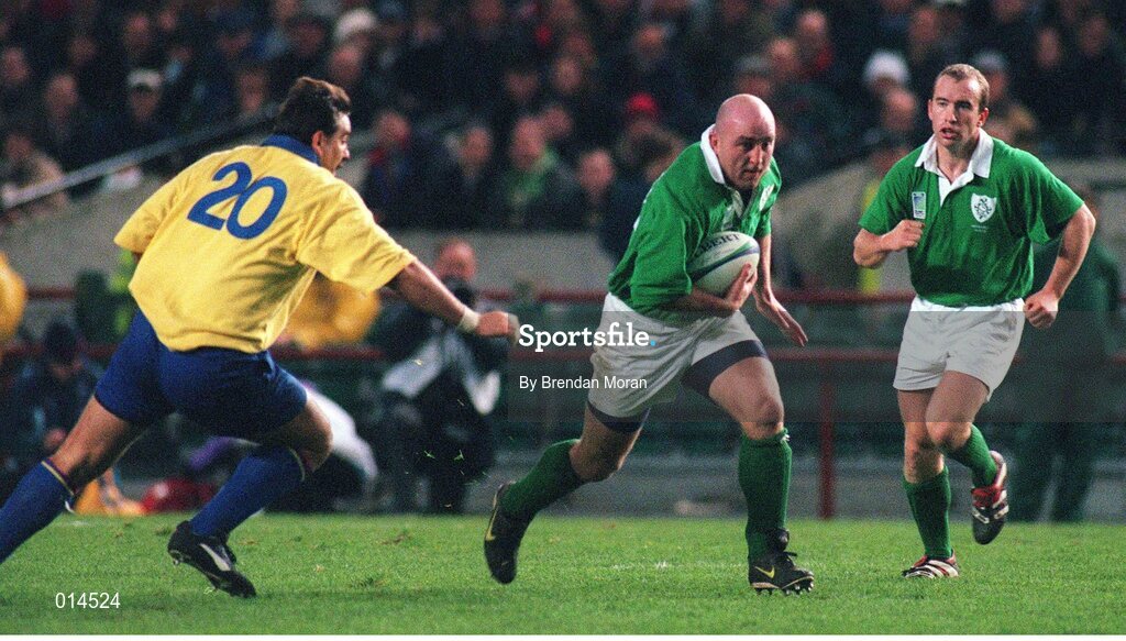 21 November 1998; Keith Wood, Ireland, in action against Romania. Rugby World Cup Qualifier, Ireland v Romania, Lansdowne Road, Dublin. Picture credit: Brendan Moran / SPORTSFILE