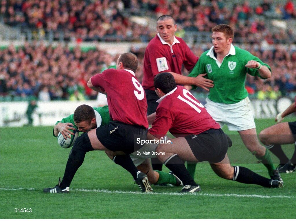 14 November 1998; Kevin Maggs, Ireland, goes over the line for his first try. Rugby World Cup Qualifier, Ireland v Georgia, Lansdowne Road, Dublin. Picture credit: Matt Browne / SPORTSFILE