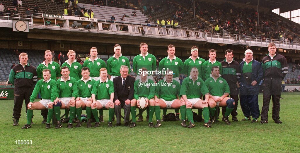 21 January 1995; The Ireland team, back row from left; Terry Kingston, Maurice Field, Simon Geoghagan, David Corkery, Paddy Johns, Neil Francis, Mick Galwey, Anthony Foley, Niall Woods, Eric Elwood, Gary Halpin and Gabrielle Fulcher. Front row from left; Paul Burke, Conor O'Shea, Phil Danaher, Niall Hogan, Ken Reid, IRFU President, Brendan Mullin, Peter Clohessy, Keith Wood and Nick Popelwell. Five Nations Championship, Ireland v England, Lansdowne Road, Dublin. Picture credit; Brendan Moran / SPORTSFILE