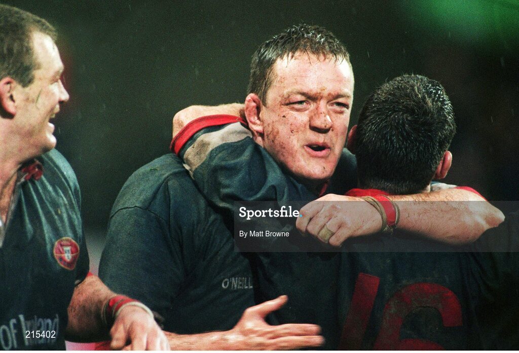 31 October 1998; Mick Galwey, Munster, celebrates victory over Perpignan. European Rugby Cup, Munster v Perpignan, Thomond Park, Limerick. Picture credit: Matt Browne / SPORTSFILE