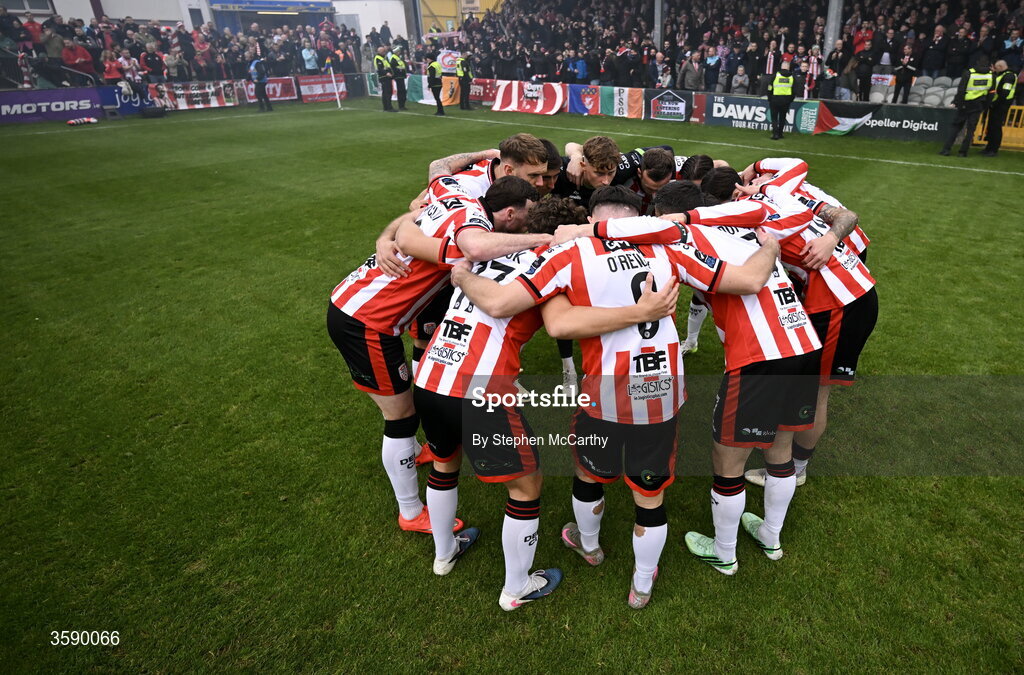 10 October 2026; Derry City players huddle before the Club Orange Men's FAI Cup semi-final match between Galway and Derry City at Eamonn Deacy Park in Galway. Photo by Stephen McCarthy/Sportsfile