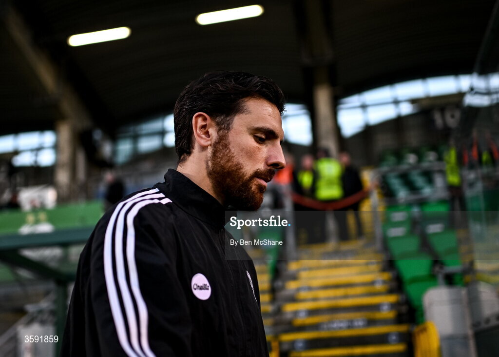 12 October 2026; Jordan Flores of Bohemians arrives before the SSE Airtricity Men's Premier Division match between Shamrock Rovers and Bohemians at Tallaght Stadium in Dublin. Photo by Ben McShane/Sportsfile