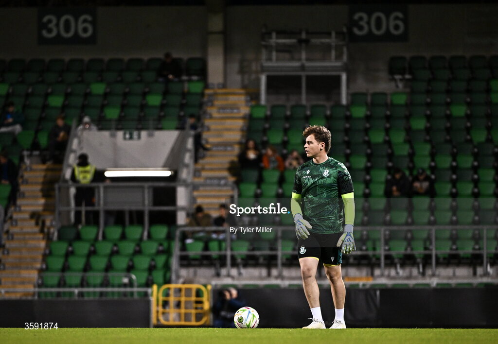 12 October 2026; Shamrock Rovers goalkeeper Ed McGinty warms up before the SSE Airtricity Men's Premier Division match between Shamrock Rovers and Bohemians at Tallaght Stadium in Dublin. Photo by Tyler Miller/Sportsfile