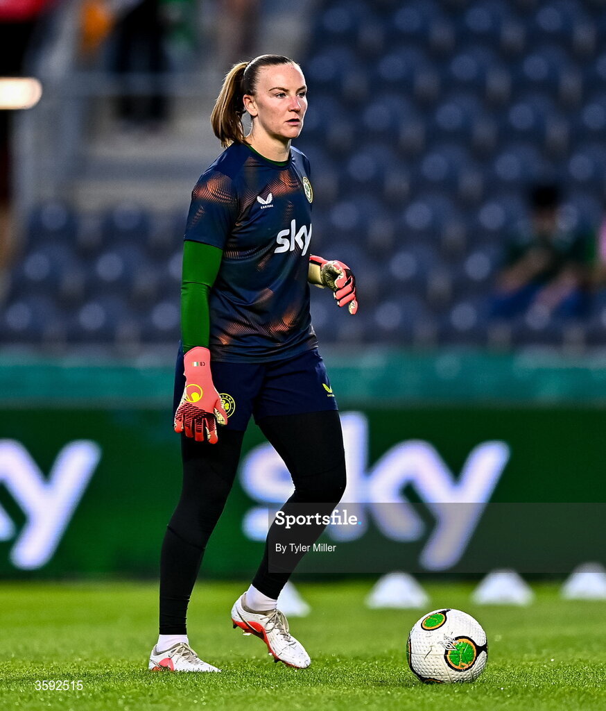 13 October 2026; Republic of Ireland goalkeeper Courtney Brosnan before the 2027 FIFA Women’s World Cup qualifying round 1 play-off second leg match between the Republic of Ireland and Kazakhstan at Páirc Uí Chaoimh in Cork. Photo by Tyler Miller/Sportsfile