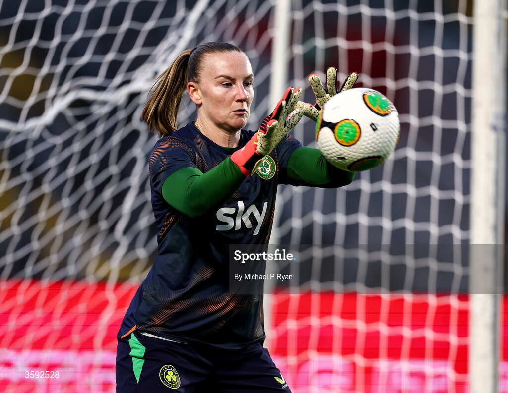 13 October 2026; Republic of Ireland goalkeeper Courtney Brosnan warms up before the 2027 FIFA Women’s World Cup qualifying round 1 play-off second leg match between Republic of Ireland and Kazakhstan at SuperValu Páirc Uí Chaoimh in Cork. Photo by Michael P Ryan/Sportsfile
