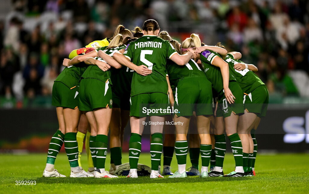 13 October 2026; Republic of Ireland players huddle before the 2027 FIFA Women’s World Cup qualifying round 1 play-off second leg match between Republic of Ireland and Kazakhstan at SuperValu Páirc Uí Chaoimh in Cork. Photo by Stephen McCarthy/Sportsfile