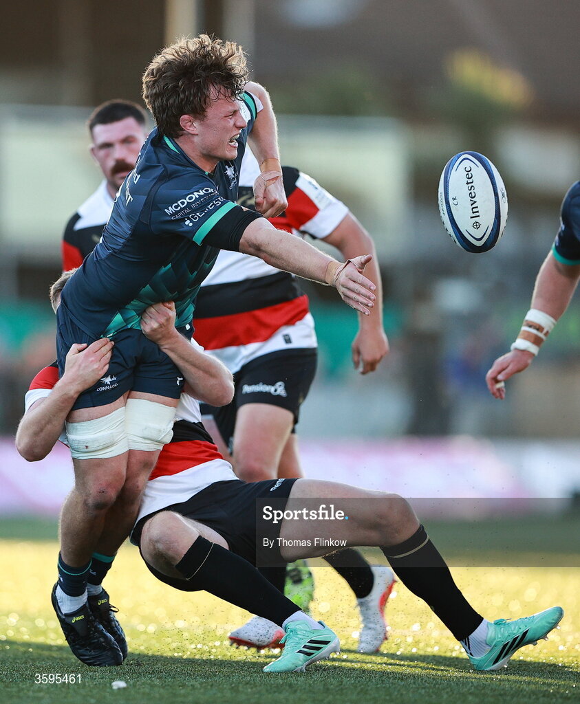 17 October 2026; Cian Prendergast of Connacht in action against Owen Farrell of Saracens during the Investec Champions Cup Round 1 match between Connacht and Saracens at Dexcom Stadium in Galway. Photo by Thomas Flinkow/Sportsfile