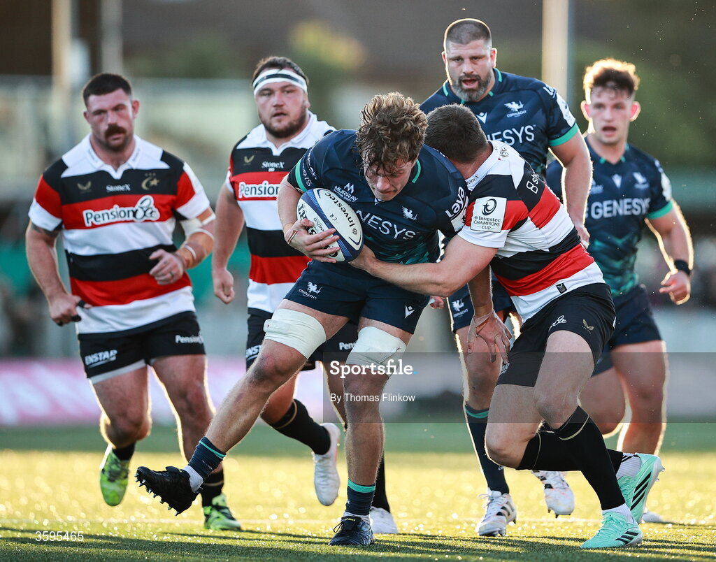 17 October 2026; Cian Prendergast of Connacht in action against Owen Farrell of Saracens during the Investec Champions Cup Round 1 match between Connacht and Saracens at Dexcom Stadium in Galway. Photo by Thomas Flinkow/Sportsfile