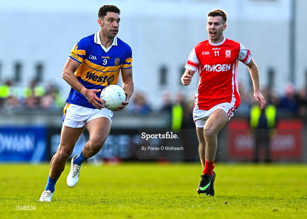 18 October 2026; Kevin Stephenson of Castleknock gets away from Cal Doran of Cuala during the PTSB Dublin County Senior Club Football Championship final match between Castleknock and Cuala at Parnell Park in Dublin. Photo by Piaras Ó Mídheach/Sportsfile