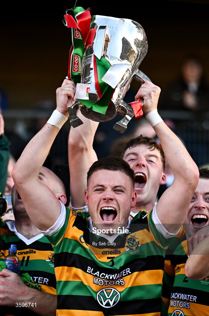 18 October 2026; Glen Rovers captain Adam Lynch lifts the Seán Óg Murphy Cup after his side's victory in the Cork County Premier Senior Club Hurling Championship final match between Glen Rovers and St Finbarr's at SuperValu Páirc Uí Chaoimh in Cork. Photo by Seb Daly/Sportsfile