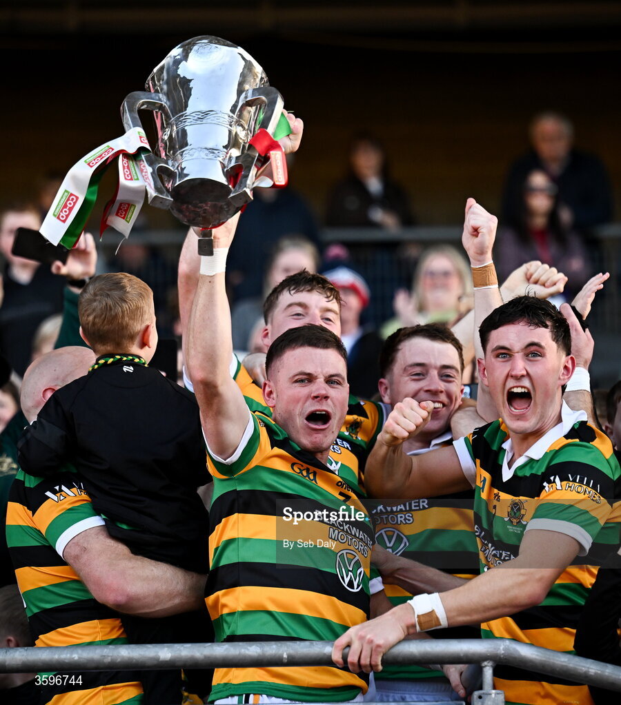 18 October 2026; Glen Rovers captain Adam Lynch lifts the Seán Óg Murphy Cup alongside his teammates after their side's victory in the Cork County Premier Senior Club Hurling Championship final match between Glen Rovers and St Finbarr's at SuperValu Páirc Uí Chaoimh in Cork. Photo by Seb Daly/Sportsfile