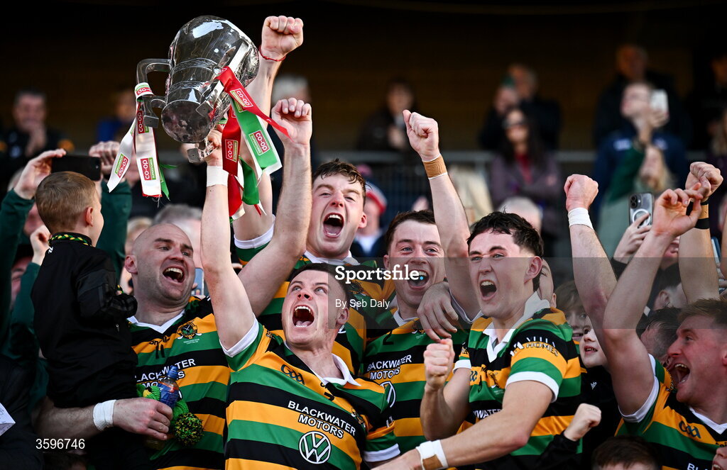 18 October 2026; Glen Rovers captain Adam Lynch lifts the Seán Óg Murphy Cup alongside his teammates after their side's victory in the Cork County Premier Senior Club Hurling Championship final match between Glen Rovers and St Finbarr's at SuperValu Páirc Uí Chaoimh in Cork. Photo by Seb Daly/Sportsfile