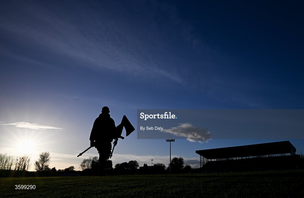 23 October 2026; Groundsman Jason Power prepares the pitch before the SSE Airtricity Men's Premier Division match between Waterford and Drogheda United at RSC in Waterford. Photo by Seb Daly/Sportsfile