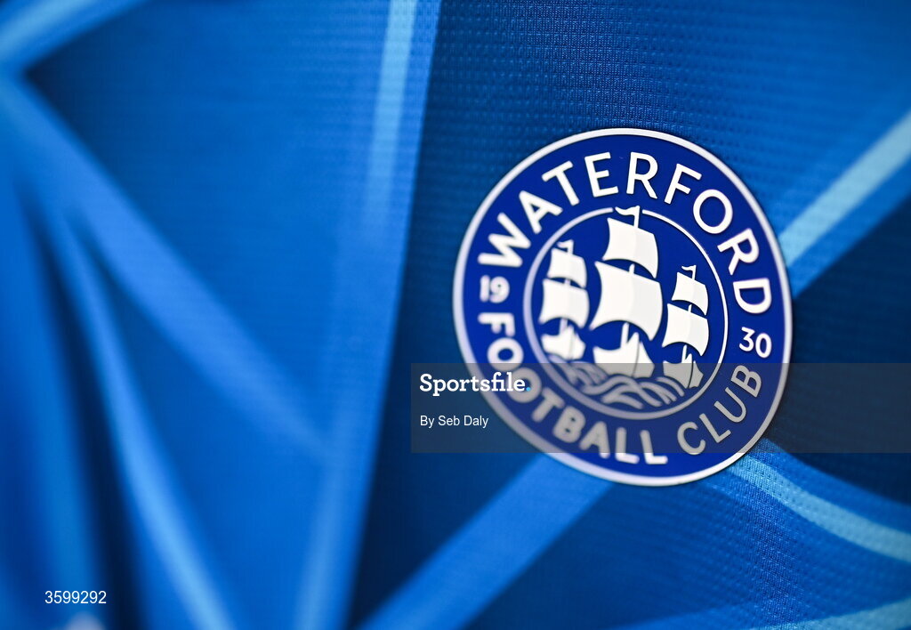 23 October 2026; A detailed view of the Waterford's crest before the SSE Airtricity Men's Premier Division match between Waterford and Drogheda United at RSC in Waterford. Photo by Seb Daly/Sportsfile