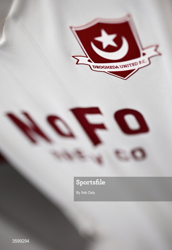 23 October 2026; A detailed view of the Drogheda United crest before the SSE Airtricity Men's Premier Division match between Waterford and Drogheda United at RSC in Waterford. Photo by Seb Daly/Sportsfile