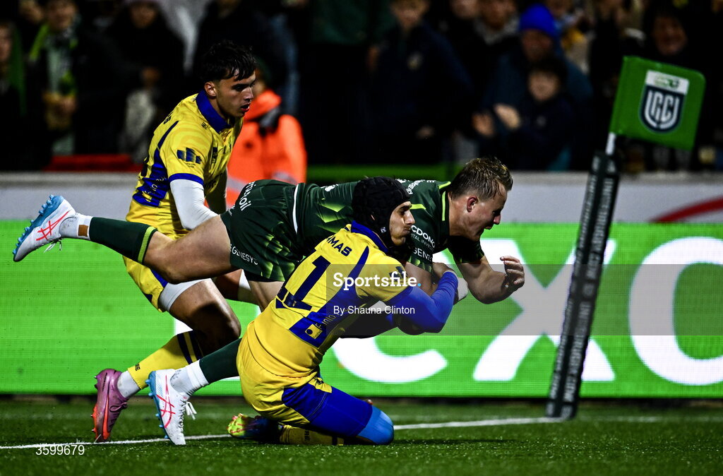 23 October 2026; Sam Gilbert of Connacht scores his side's fourth try during the United Rugby Championship match between Connacht and Zebre Parma at Dexcom Stadium in Galway. Photo by Shauna Clinton/Sportsfile