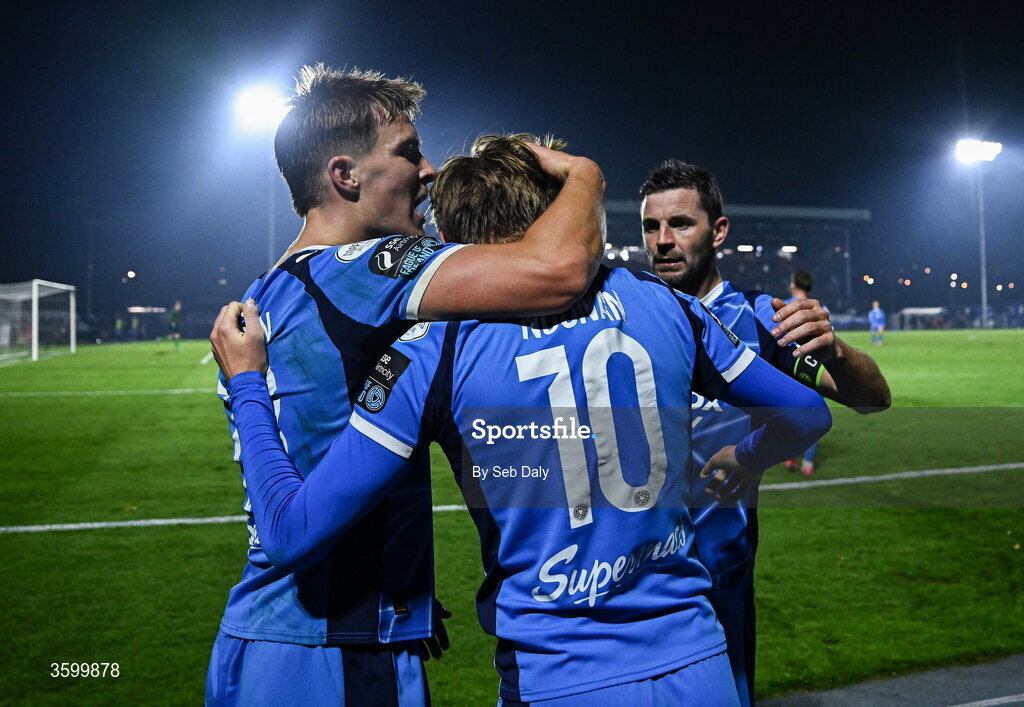 23 October 2026; Conan Noonan of Waterford, centre, celebrates with teammates Tommy Lonergan, left, and Pádraig Amond after scoring their side's second goal during the SSE Airtricity Men's Premier Division match between Waterford and Drogheda United at RSC in Waterford. Photo by Seb Daly/Sportsfile