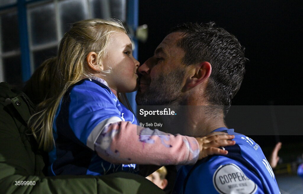 23 October 2026; Pádraig Amond of Waterford kisses his daughter Naoise, age three, after the SSE Airtricity Men's Premier Division match between Waterford and Drogheda United at RSC in Waterford. Photo by Seb Daly/Sportsfile