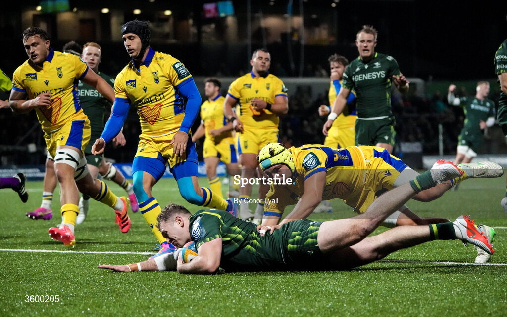 23 October 2026; Cathal Forde of Connacht scores his side's third try during the United Rugby Championship match between Connacht and Zebre Parma at Dexcom Stadium in Galway. Photo by Conor Lyall/Sportsfile