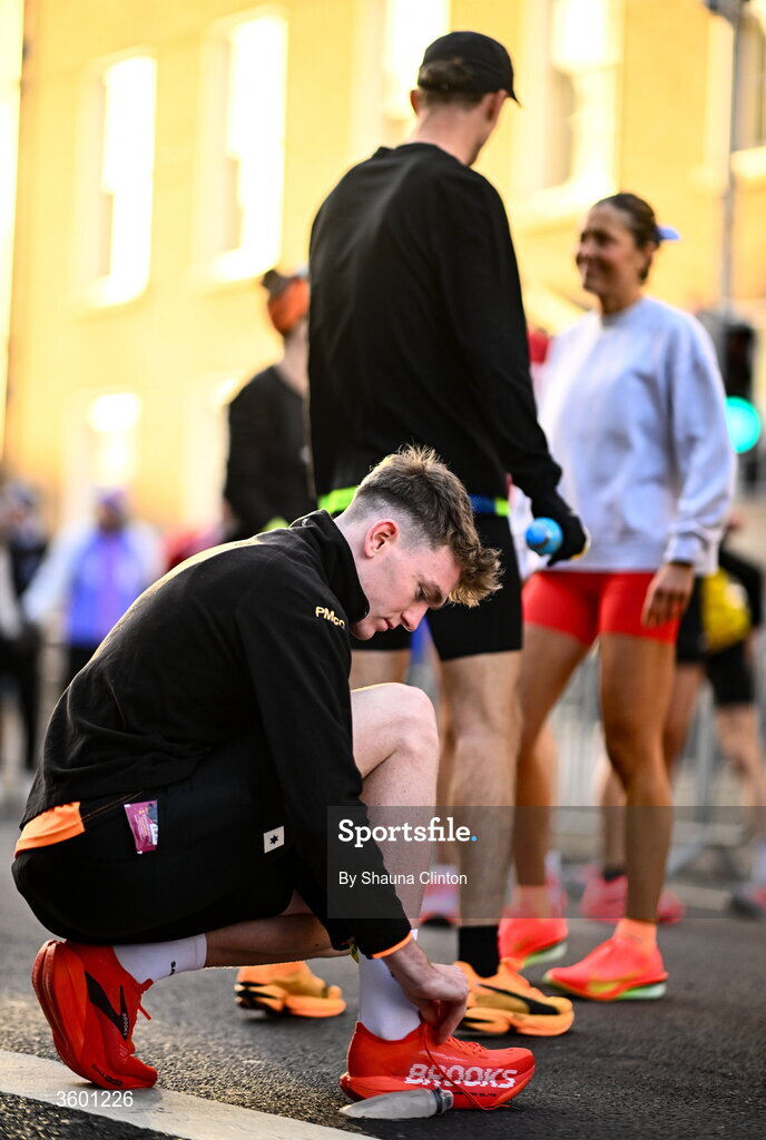 25 October 2026; Participants before the 2026 Irish Life Dublin Marathon, as thousands of runners took to the streets of Dublin for the 45th running of the event. Photo by Shauna Clinton/Sportsfile