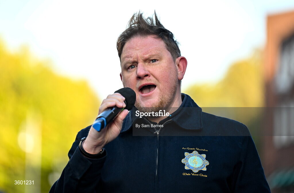 25 October 2026; PJ Gargan performs Amhrán na bhFiann before the 2026 Irish Life Dublin Marathon, as thousands of runners took to the streets of Dublin for the 45th running of the event. Photo by Sam Barnes/Sportsfile