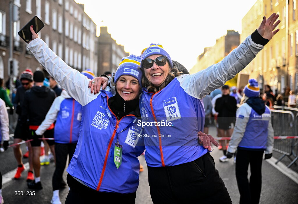 25 October 2026; Participants before the 2026 Irish Life Dublin Marathon, as thousands of runners took to the streets of Dublin for the 45th running of the event. Photo by Shauna Clinton/Sportsfile