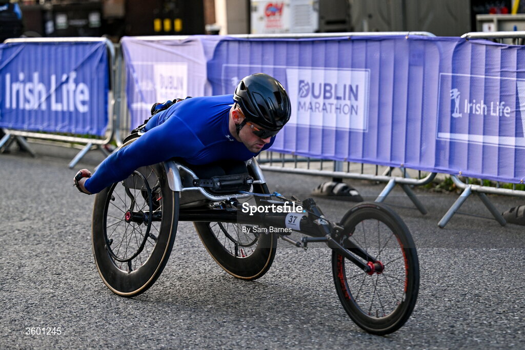 25 October 2026; Patrick Monahan of Ireland during the 2026 Irish Life Dublin Marathon, as thousands of runners took to the streets of Dublin for the 45th running of the event. Photo by Sam Barnes/Sportsfile