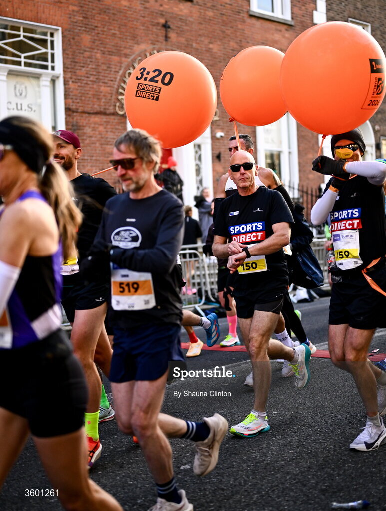 25 October 2026; Participants during the 2026 Irish Life Dublin Marathon, as thousands of runners took to the streets of Dublin for the 45th running of the event. Photo by Shauna Clinton/Sportsfile