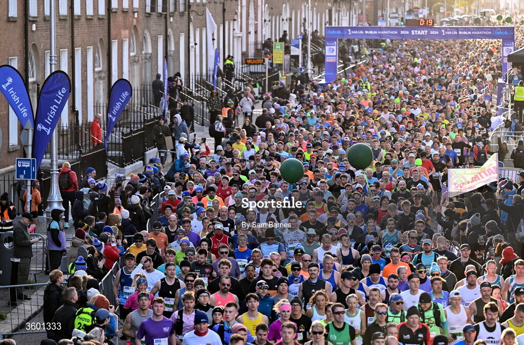 25 October 2026; Participants during the 2026 Irish Life Dublin Marathon, as thousands of runners took to the streets of Dublin for the 45th running of the event. Photo by Sam Barnes/Sportsfile