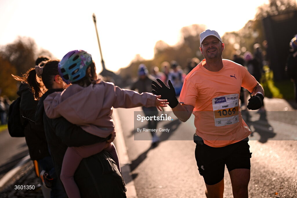 25 October 2026; Stuart Frankland during the 2026 Irish Life Dublin Marathon, as thousands of runners took to the streets of Dublin for the 45th running of the event. Photo by Ramsey Cardy/Sportsfile